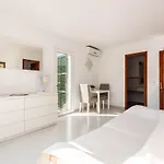 Isa *